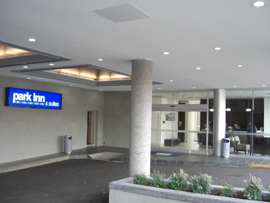 Park Inn & Suites By Radisson バンクーバー エクステリア 写真