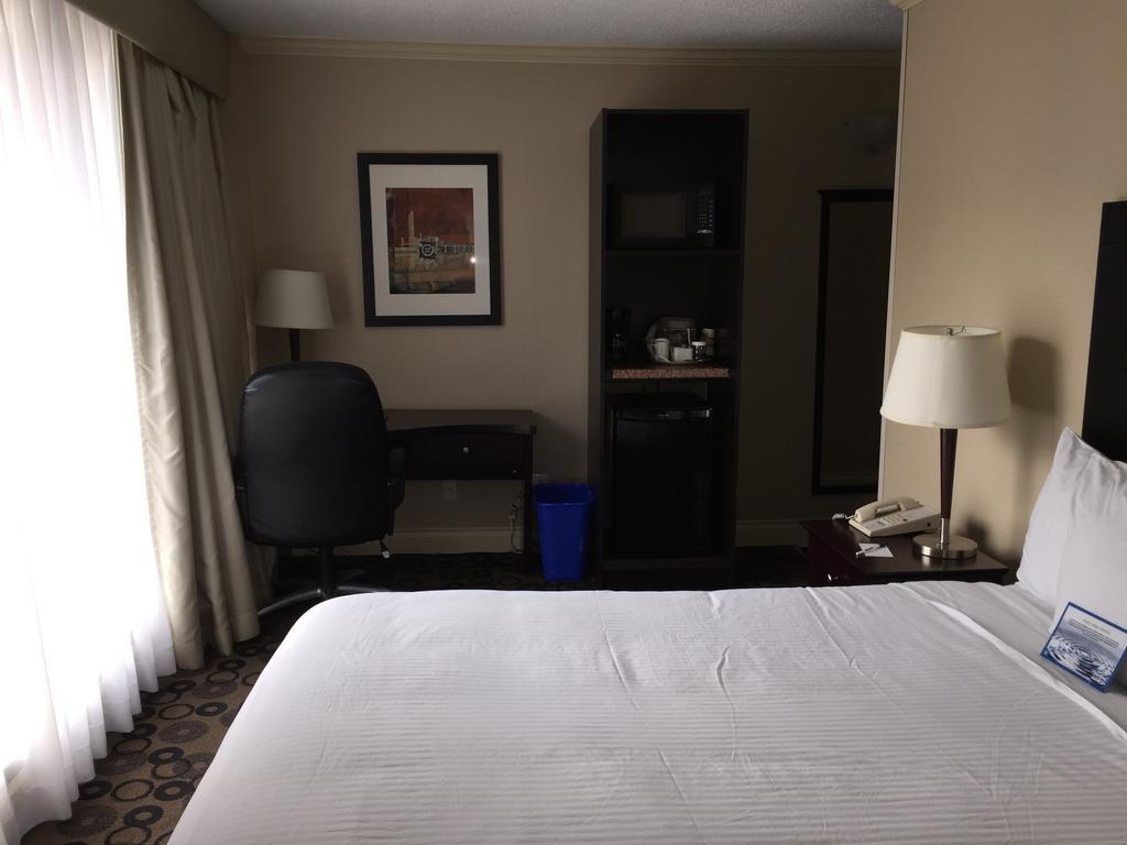 Park Inn & Suites By Radisson バンクーバー エクステリア 写真