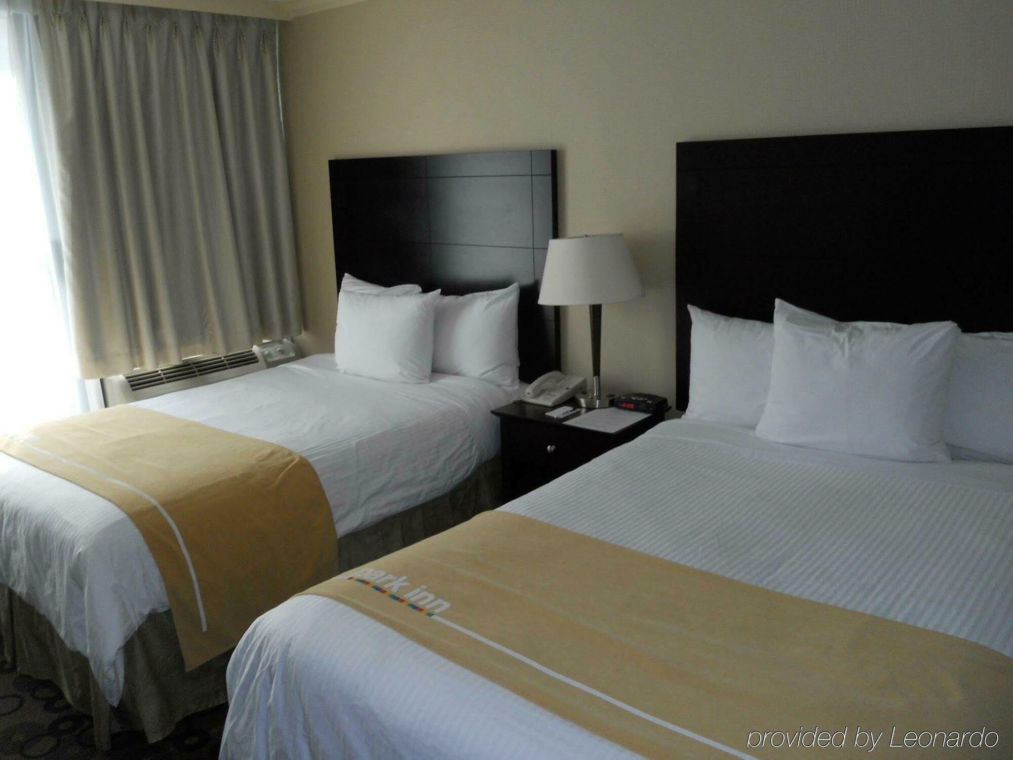 Park Inn & Suites By Radisson バンクーバー エクステリア 写真