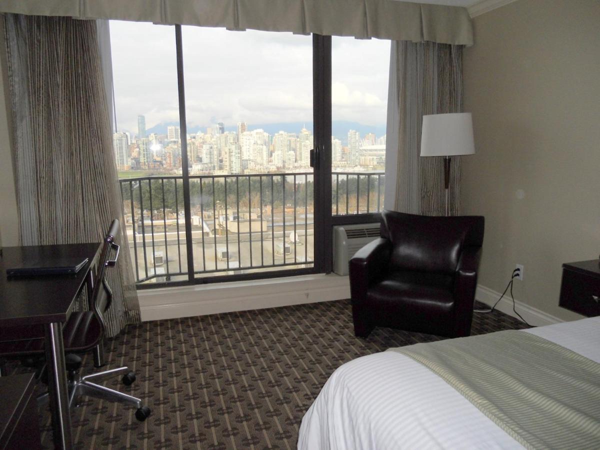Park Inn & Suites By Radisson バンクーバー エクステリア 写真