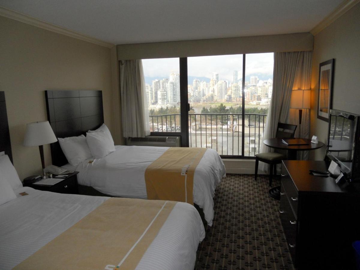 Park Inn & Suites By Radisson バンクーバー エクステリア 写真
