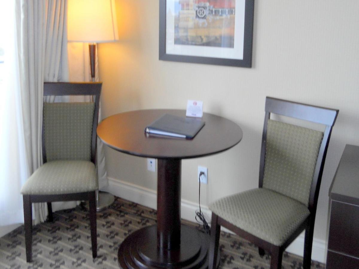 Park Inn & Suites By Radisson バンクーバー エクステリア 写真