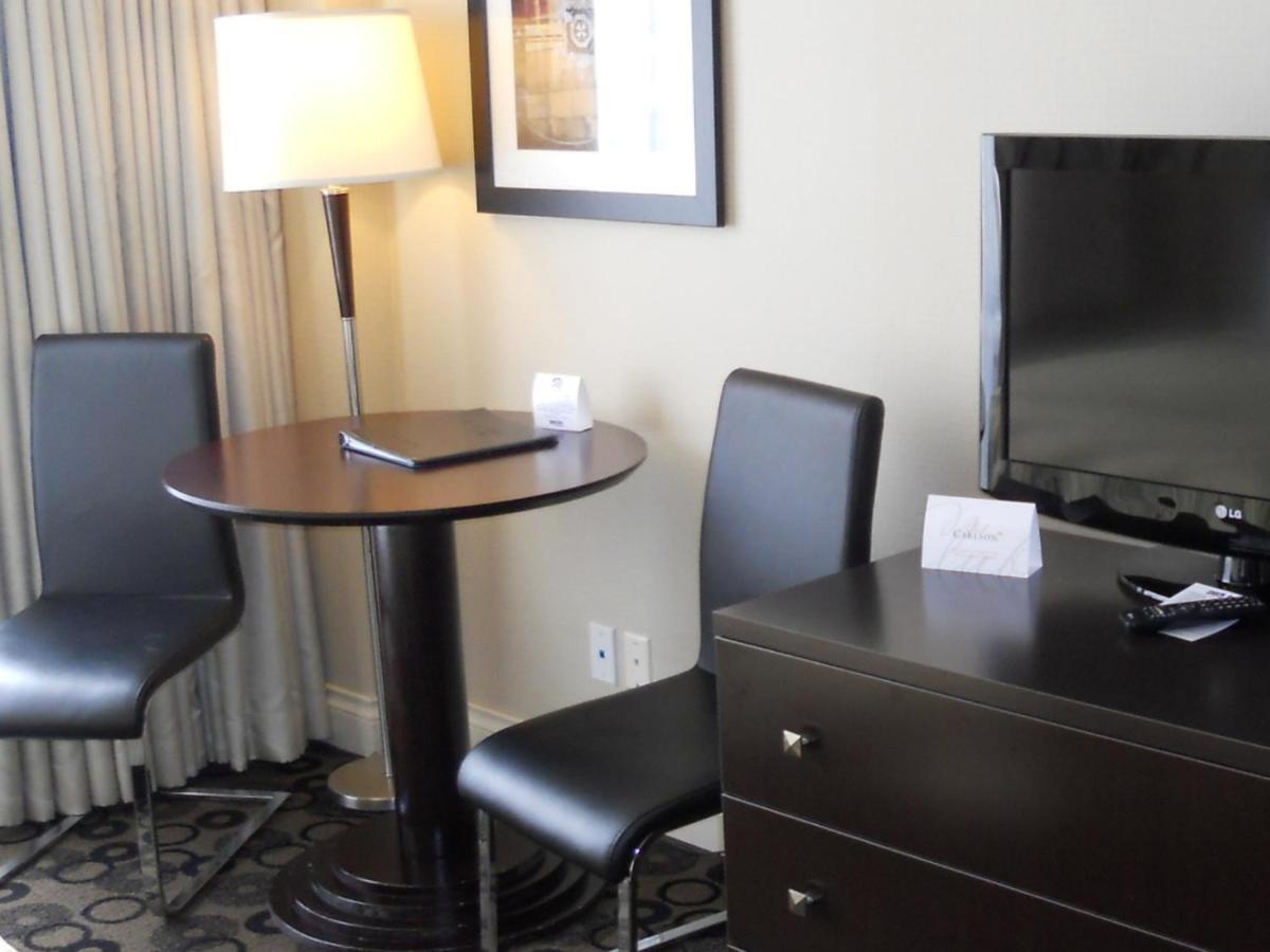 Park Inn & Suites By Radisson バンクーバー エクステリア 写真